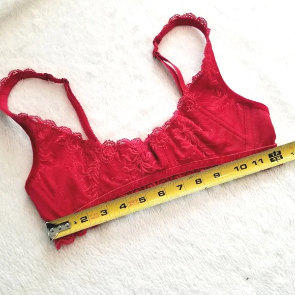 Victoria's Secret Vintage Embroidered Lace Mesh Velvet Balconet Sling Bra NWT